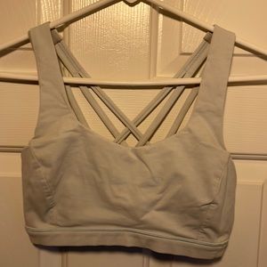 Lululemon size 6 sports bra